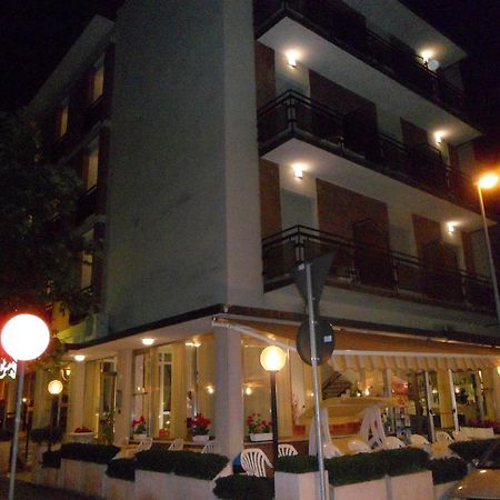 Hotel Galileo Ріміні Екстер'єр фото