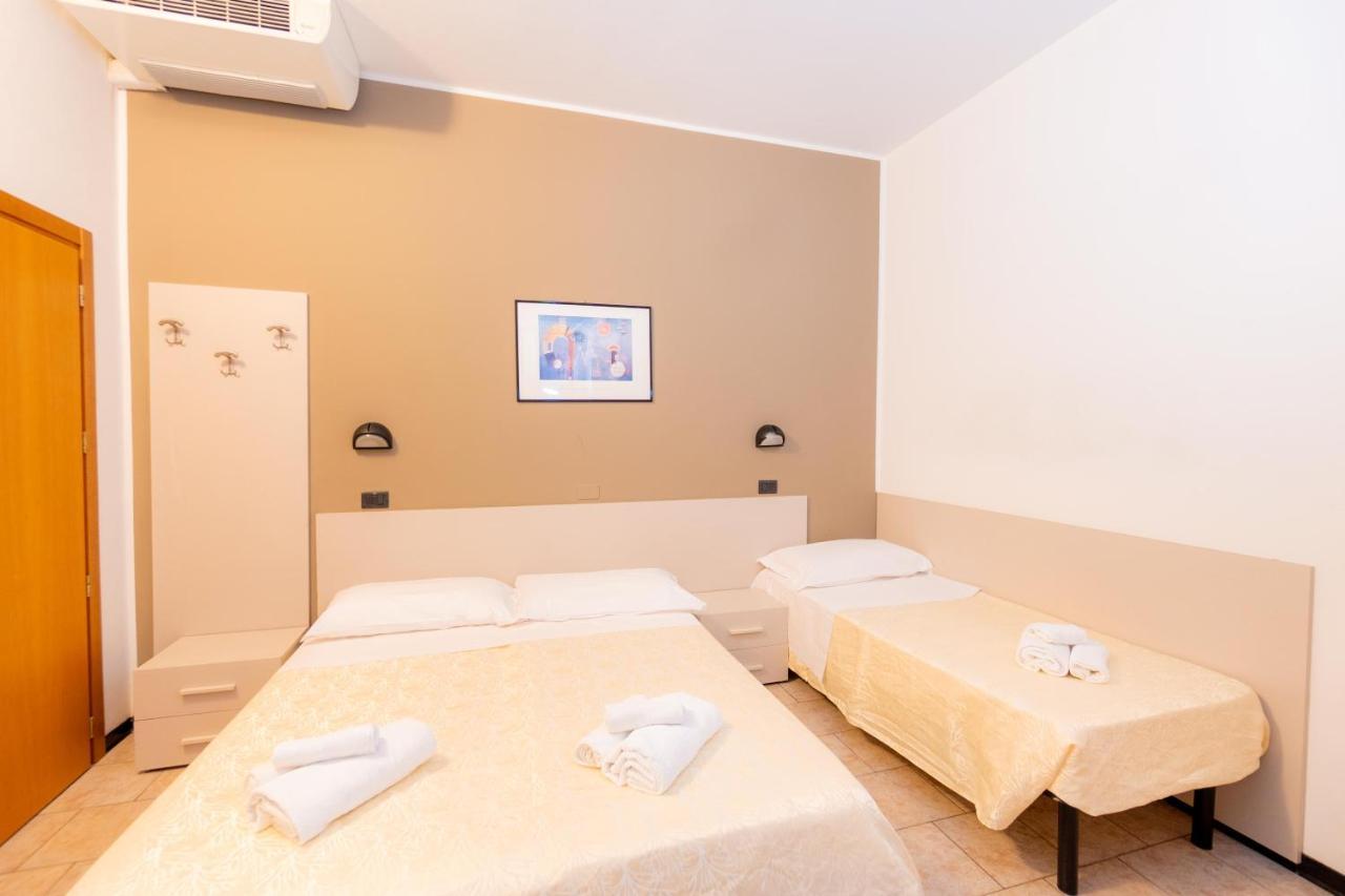 Hotel Galileo Ріміні Екстер'єр фото