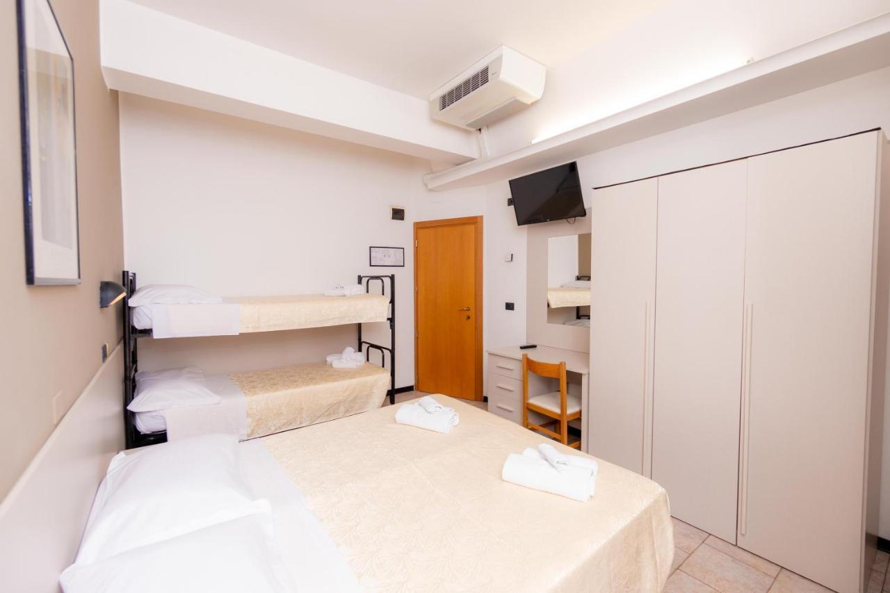 Hotel Galileo Ріміні Екстер'єр фото