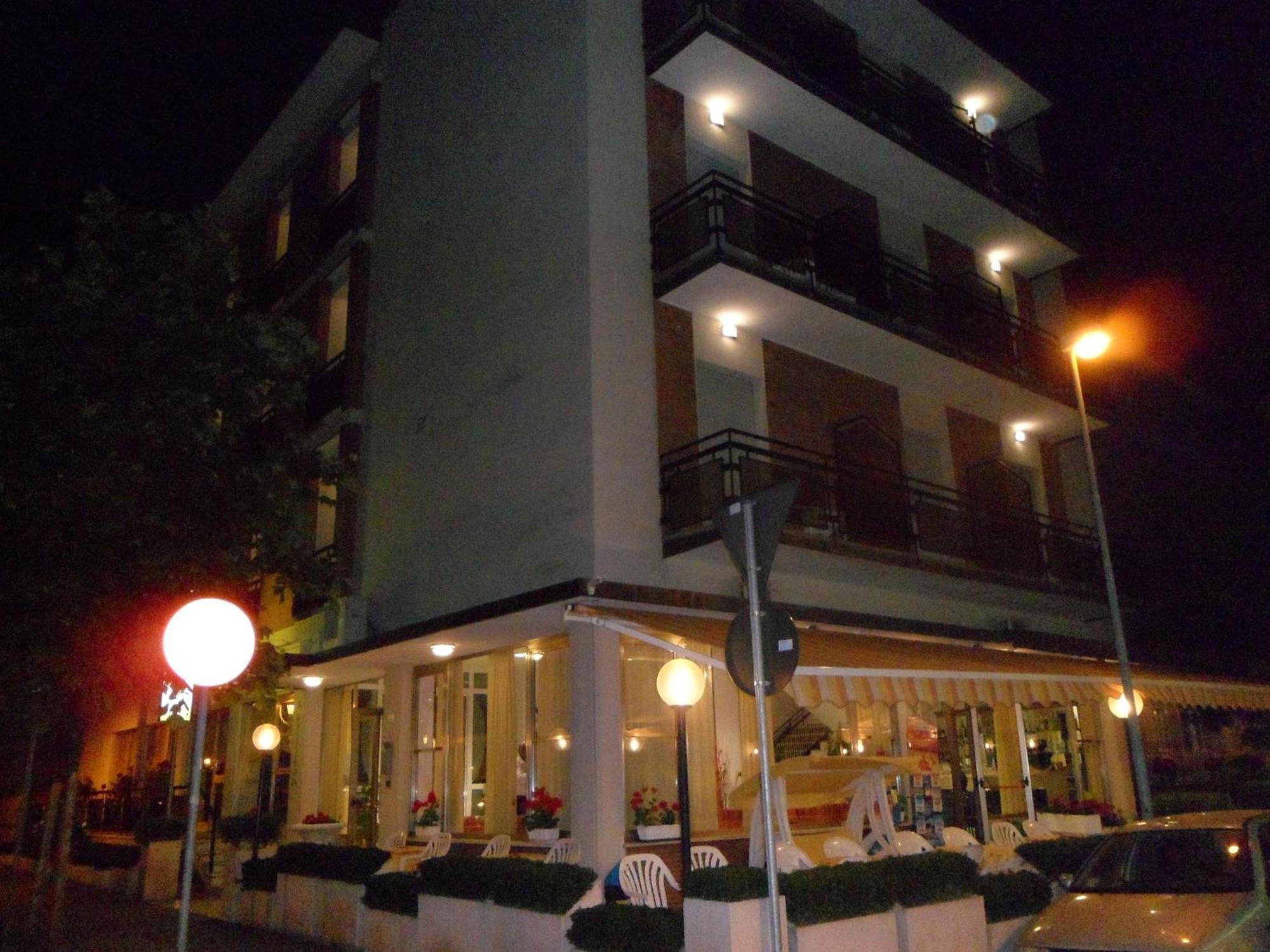 Hotel Galileo Ріміні Екстер'єр фото